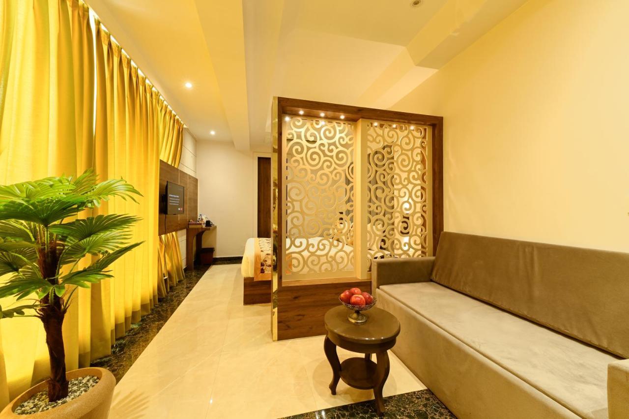 Hotel Avalon Palms Agra Agra  Zewnętrze zdjęcie