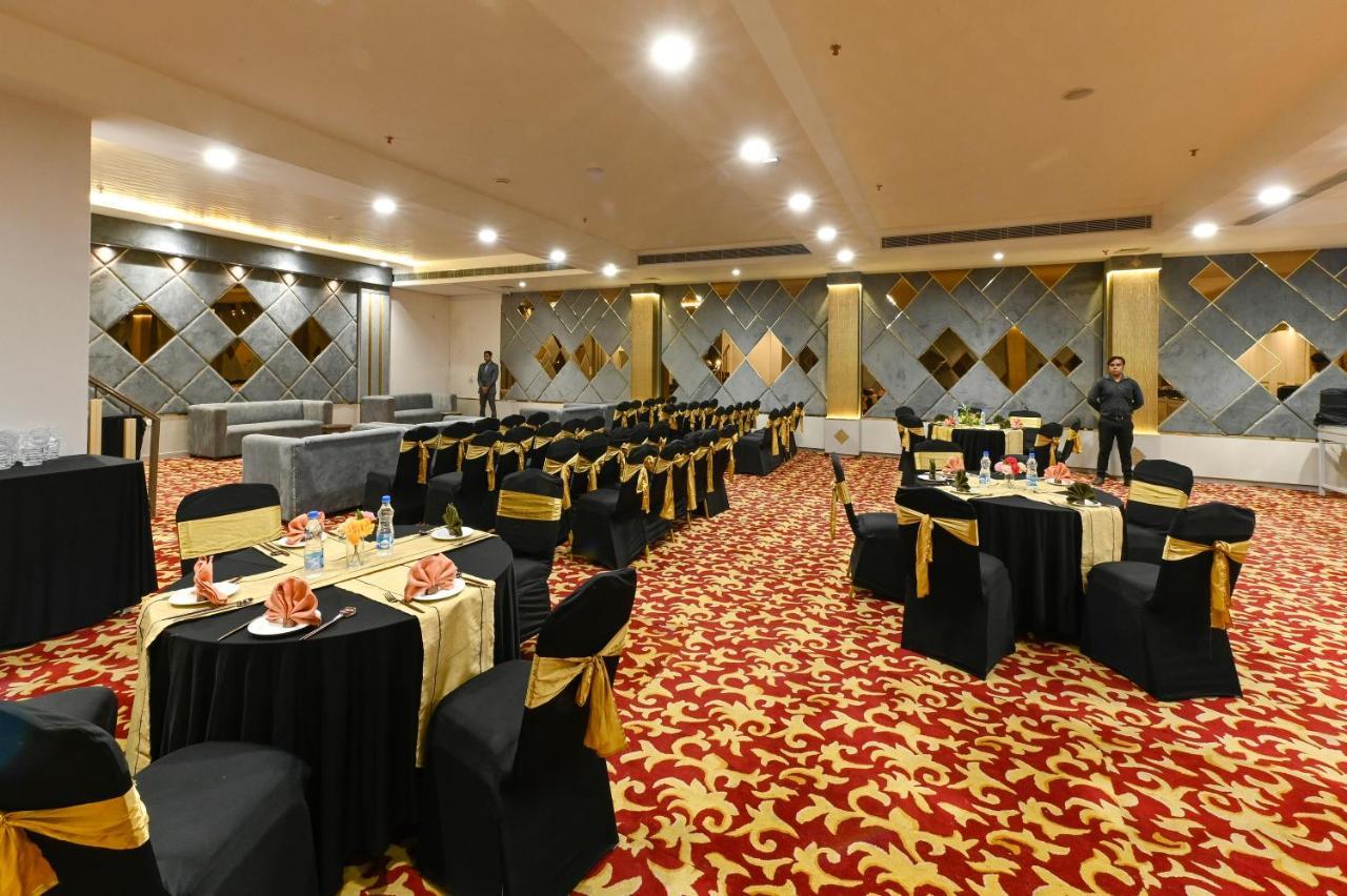 Hotel Avalon Palms Agra Agra  Zewnętrze zdjęcie